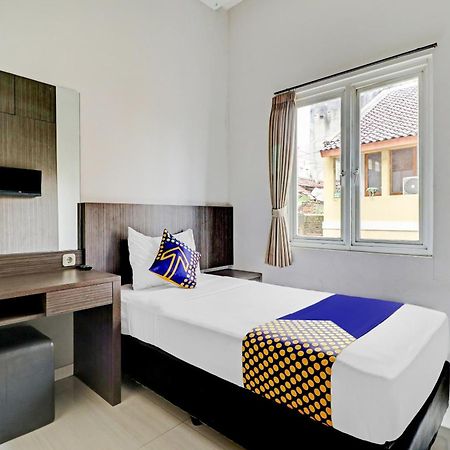 Hotel O Cihampelas Near Ciwalk Formerly D'River Guest House Bandung Exterior foto