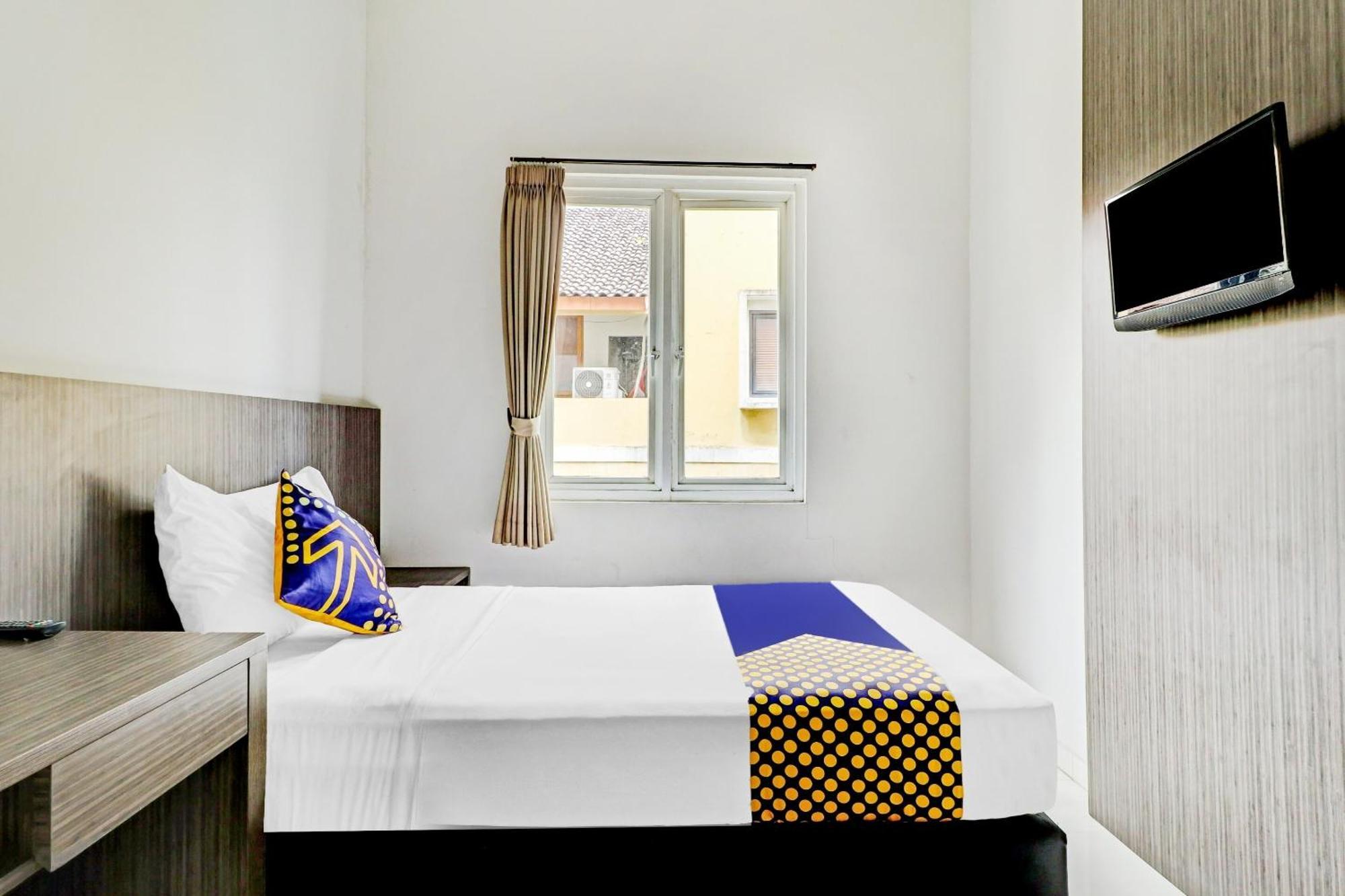 Hotel O Cihampelas Near Ciwalk Formerly D'River Guest House Bandung Exterior foto