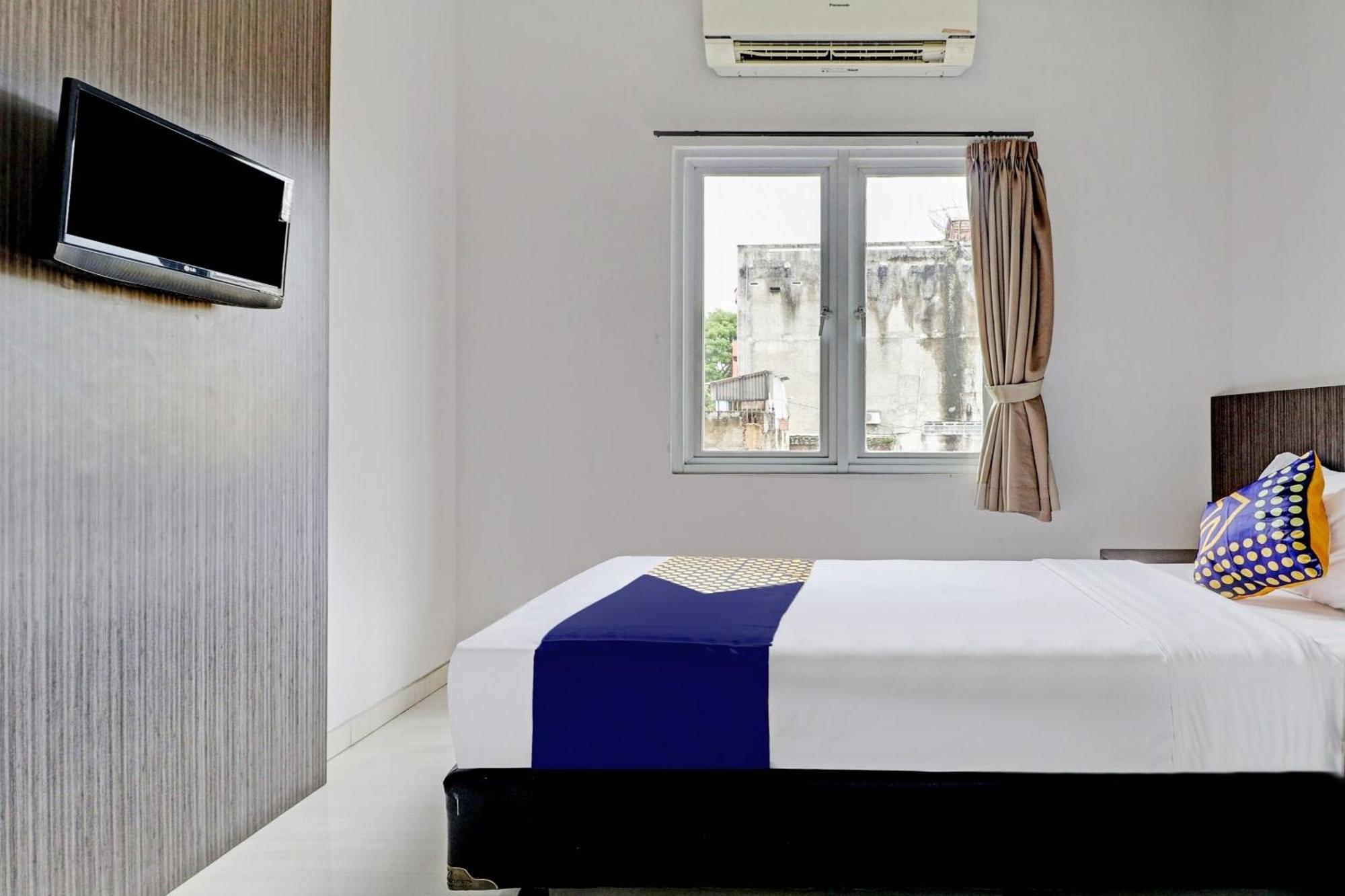 Hotel O Cihampelas Near Ciwalk Formerly D'River Guest House Bandung Exterior foto
