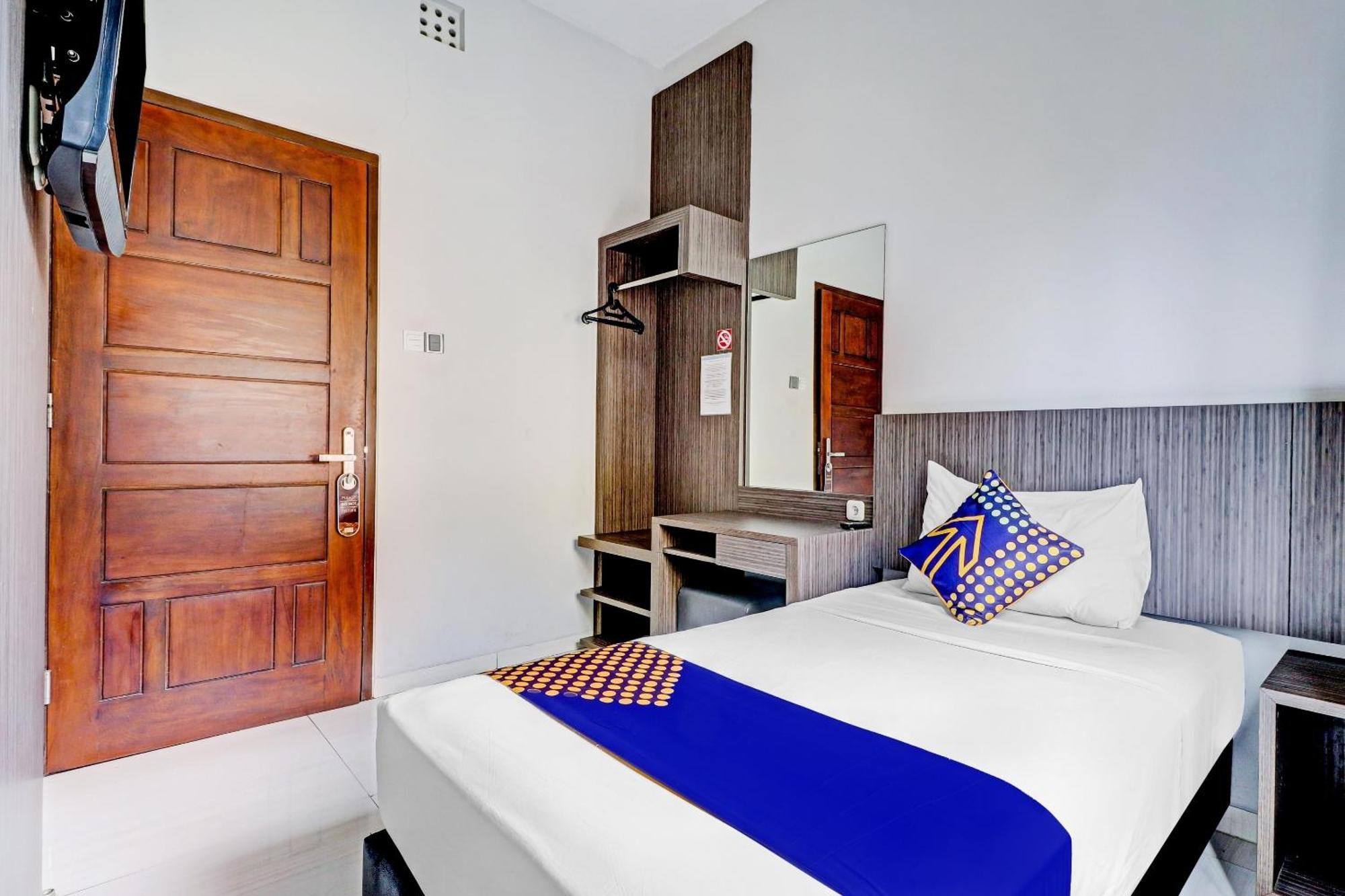 Hotel O Cihampelas Near Ciwalk Formerly D'River Guest House Bandung Exterior foto