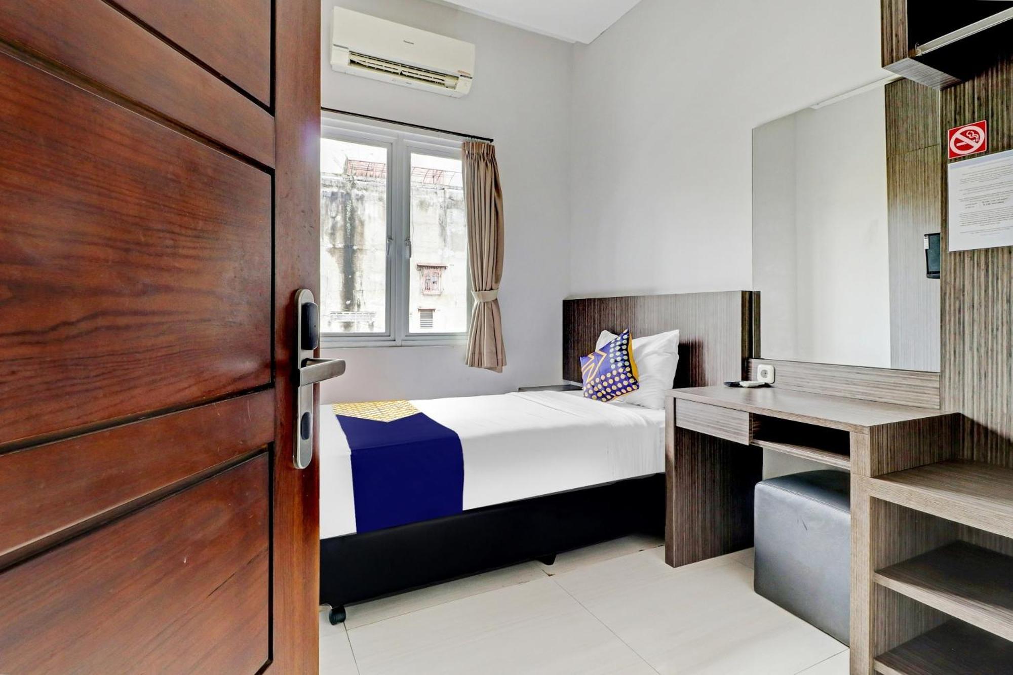 Hotel O Cihampelas Near Ciwalk Formerly D'River Guest House Bandung Exterior foto