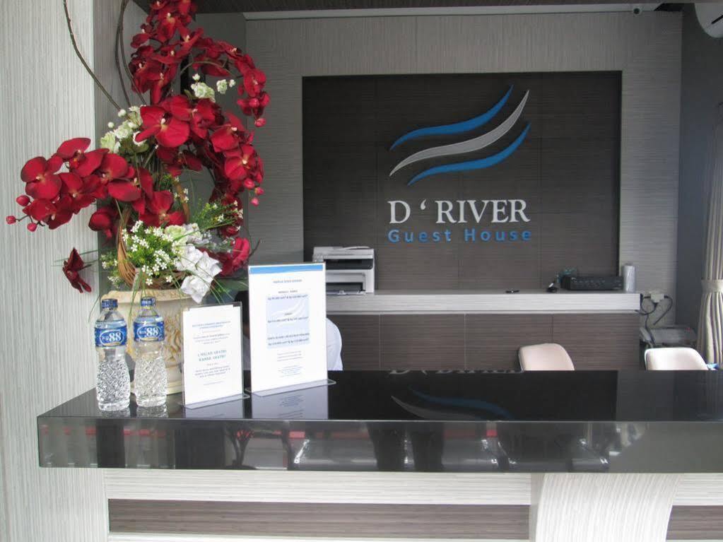 Hotel O Cihampelas Near Ciwalk Formerly D'River Guest House Bandung Exterior foto